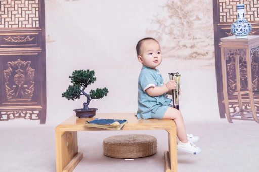 谷城孕妇肚子上的黑线